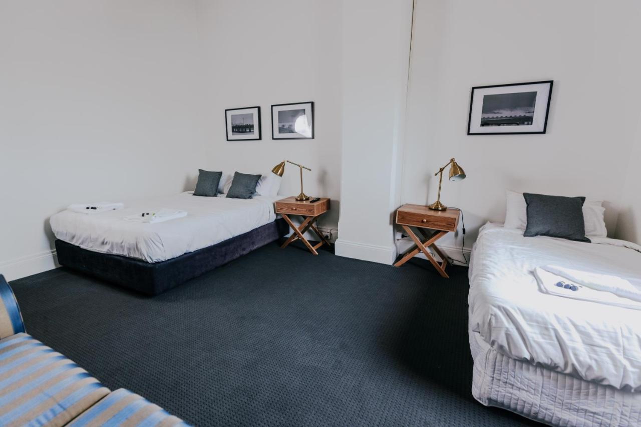 Holmesville Hotel Экстерьер фото