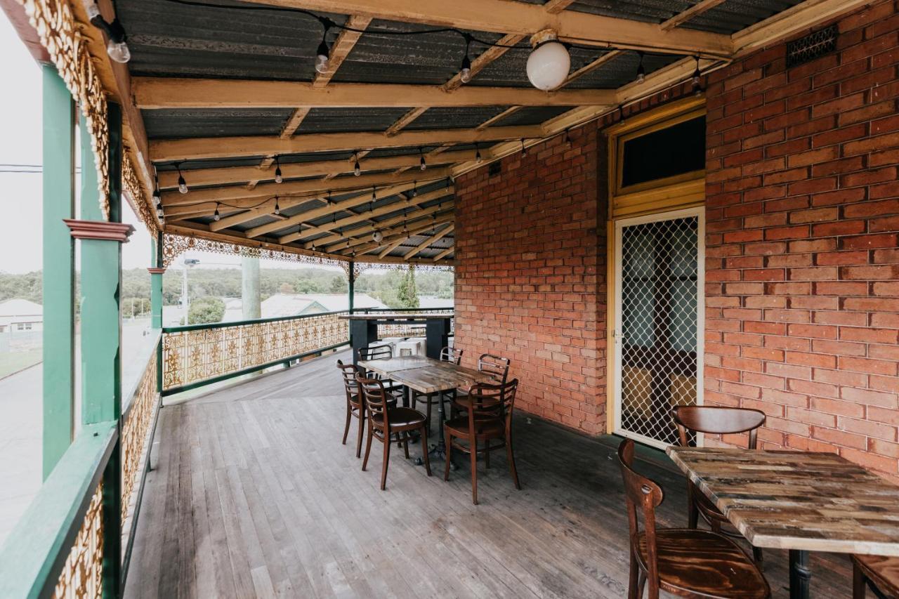 Holmesville Hotel Экстерьер фото