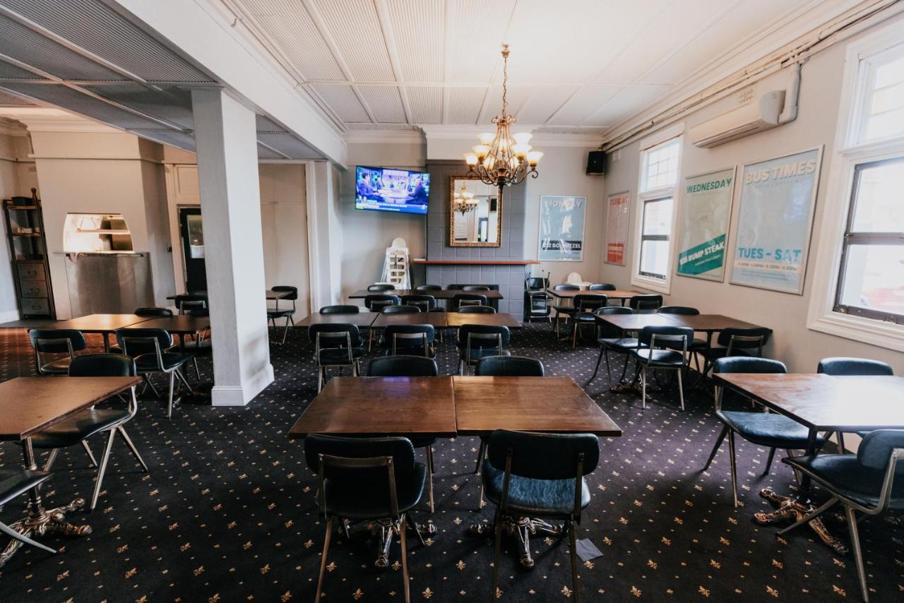 Holmesville Hotel Экстерьер фото